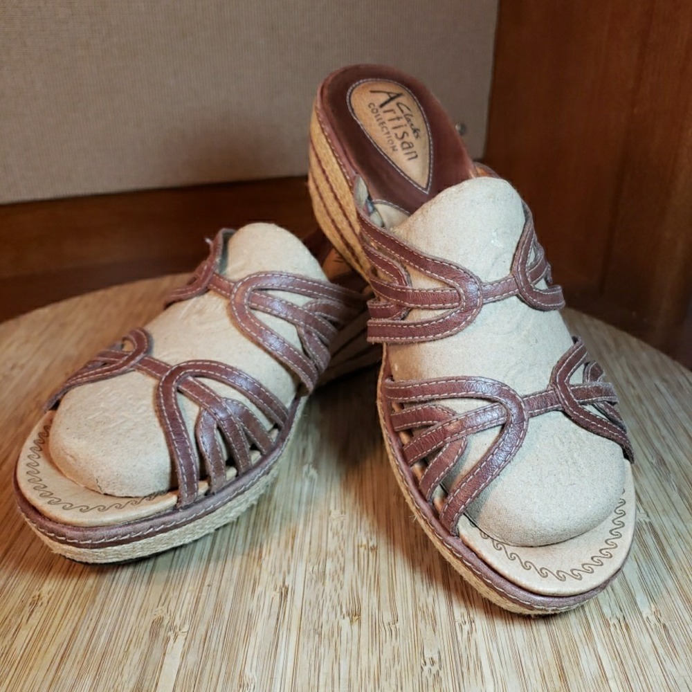Vintage CLARKS ARTISAN Woman's Size 8M Brown Leather Espadrille Wedge Sandals - Picture 5 of 13